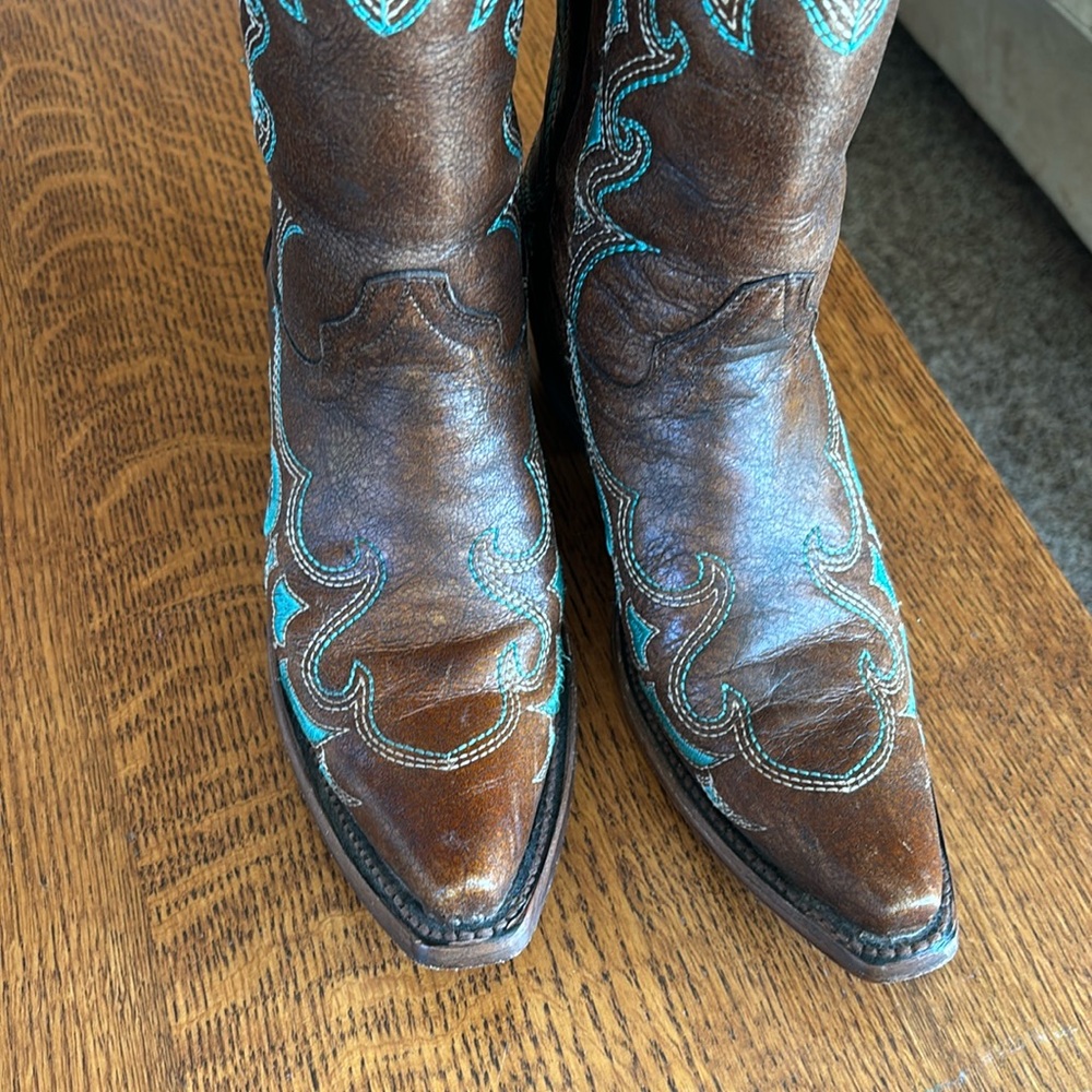 Beautiful Leather Cowboy Boots, women’s size 8